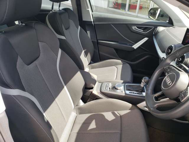 アウディ Ｑ２ ３５　ＴＦＳＩ　シリンダーオンデマンド　スポーツ R1年 (東北) 99