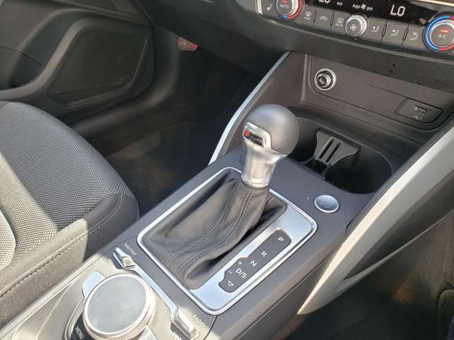 アウディ Ｑ２ ３５　ＴＦＳＩ　シリンダーオンデマンド　スポーツ R1年 (東北) 99