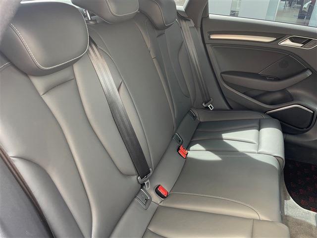 アウディ Ｓ３　スポーツバック ２．０ ４ＷＤ H29年 (東北) 99