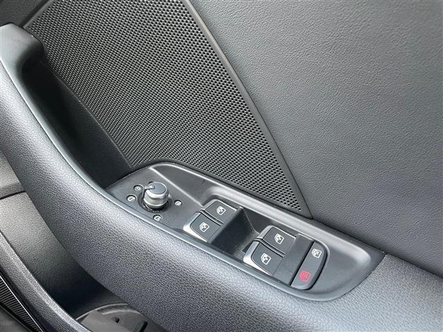 アウディ Ｓ３　スポーツバック ２．０ ４ＷＤ H29年 (東北) 99