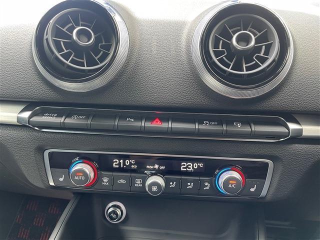 アウディ Ｓ３　スポーツバック ２．０ ４ＷＤ H29年 (東北) 99