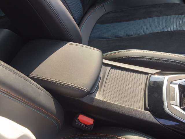 プジョー ３０８ テックパック エディション ブルーＨＤＩ ディーゼルターボ R1年 (東北) 99