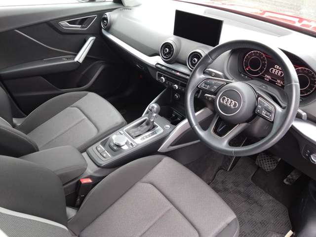 アウディ Ｑ２ １．０　ＴＦＳＩ　スポーツ H29年 (東北) 99