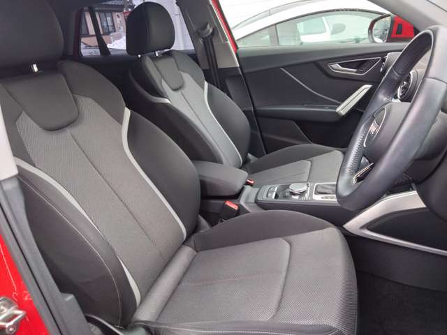 アウディ Ｑ２ １．０　ＴＦＳＩ　スポーツ H29年 (東北) 99