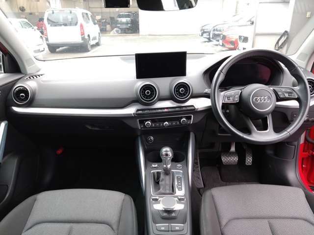 アウディ Ｑ２ １．０　ＴＦＳＩ　スポーツ H29年 (東北) 99