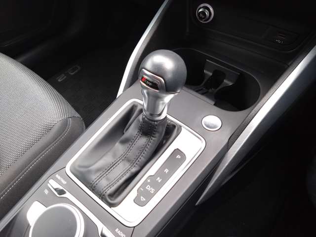 アウディ Ｑ２ １．０　ＴＦＳＩ　スポーツ H29年 (東北) 99