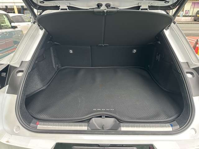 トヨタ クラウン　スポーツ　ハイブリッド ２．５ Ｚ Ｅ－ＦＯＵＲ ４ＷＤ R6年 (東海) 99