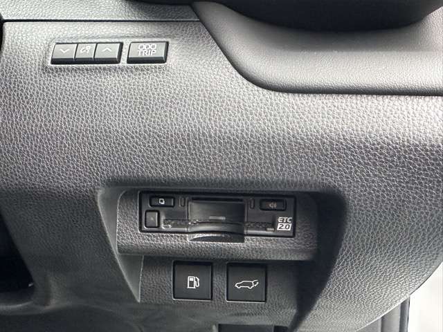 トヨタ クラウン　スポーツ　ハイブリッド ２．５ Ｚ Ｅ－ＦＯＵＲ ４ＷＤ R6年 (東海) 99