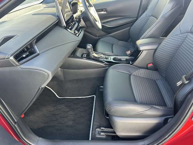 トヨタ カローラ　ツーリング　ハイブリッド １．８ ハイブリッド ＷＸＢ R5年 (東海) 99