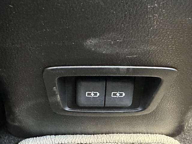 トヨタ カローラ　ツーリング　ハイブリッド １．８ ハイブリッド ＷＸＢ R5年 (東海) 99