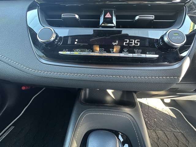 トヨタ カローラ　ツーリング　ハイブリッド １．８ ハイブリッド ＷＸＢ R5年 (東海) 99