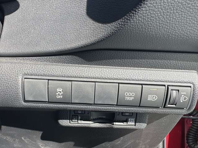 トヨタ カローラ　ツーリング　ハイブリッド １．８ ハイブリッド ＷＸＢ R5年 (東海) 99