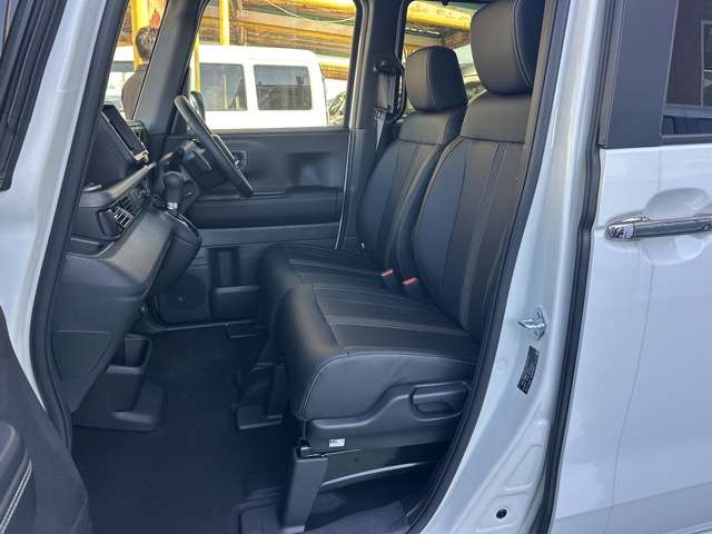 ホンダ Ｎ　ＢＯＸ カスタム ６６０ ターボ コーディネートスタイル ２トーン R7年 (東海) 99