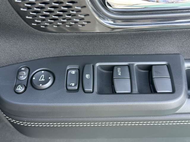 ホンダ Ｎ　ＢＯＸ カスタム ６６０ ターボ コーディネートスタイル ２トーン R7年 (東海) 99