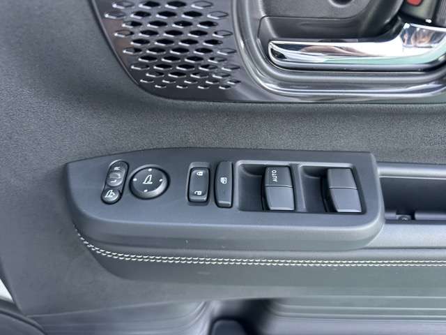 ホンダ Ｎ　ＢＯＸ カスタム ６６０ ターボ コーディネートスタイル ２トーン R7年 (東海) 99