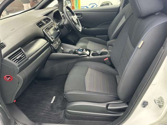 日産 リーフ Ｘ H30年 (東海) 99