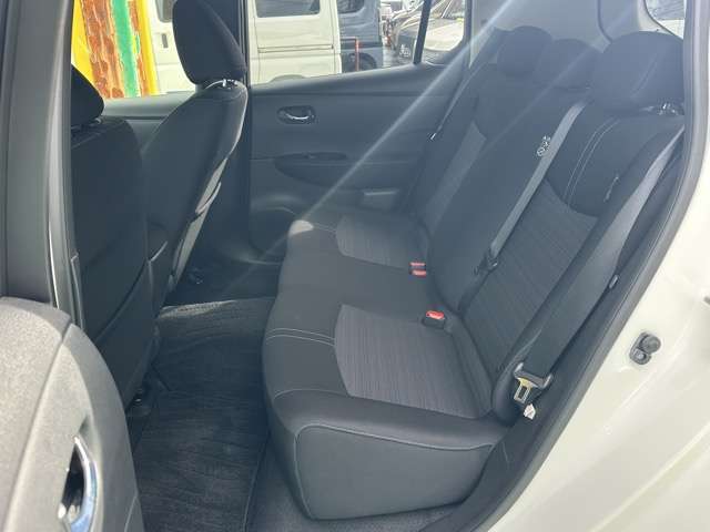 日産 リーフ Ｘ H30年 (東海) 99