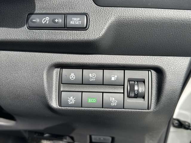 日産 リーフ Ｘ H30年 (東海) 99