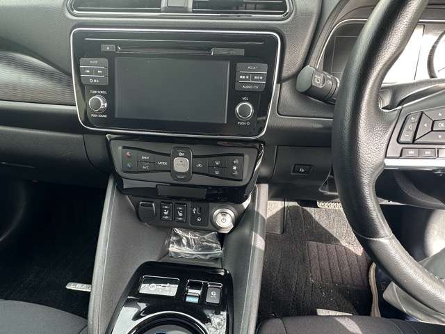 日産 リーフ Ｘ H30年 (東海) 99