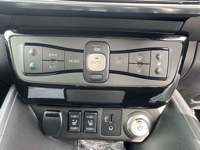 日産 リーフ Ｘ H30年 (東海) 99