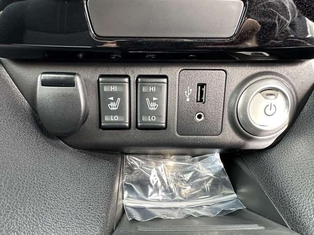 日産 リーフ Ｘ H30年 (東海) 99