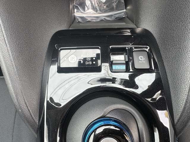 日産 リーフ Ｘ H30年 (東海) 99