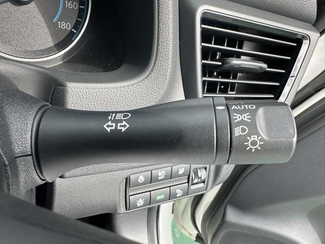 日産 リーフ Ｘ H30年 (東海) 99