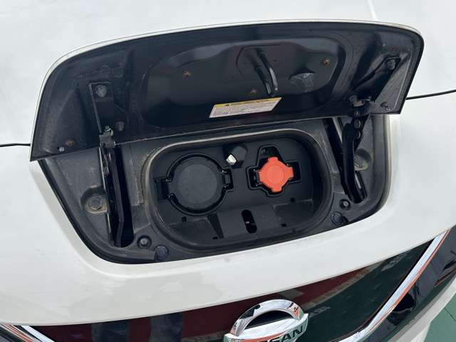 日産 リーフ Ｘ H30年 (東海) 99