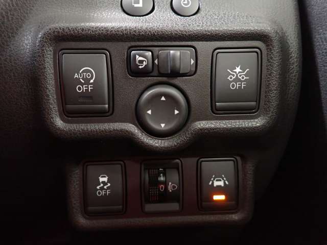 日産 ノート １．２ Ｘ ＤＩＧ－Ｓ H29年 (関東) 99