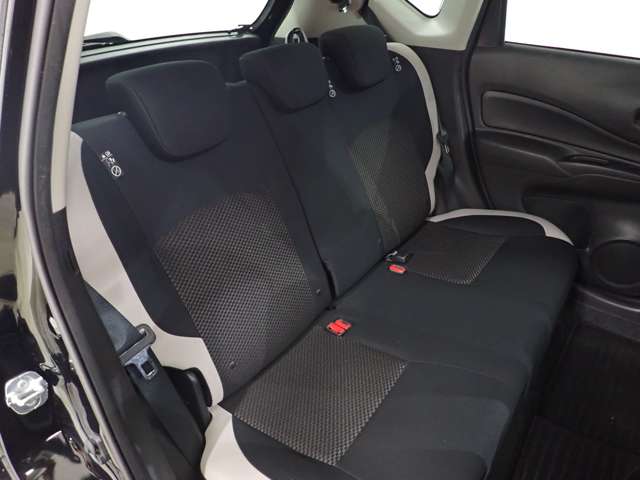 日産 ノート １．２ Ｘ ＤＩＧ－Ｓ H29年 (関東) 99