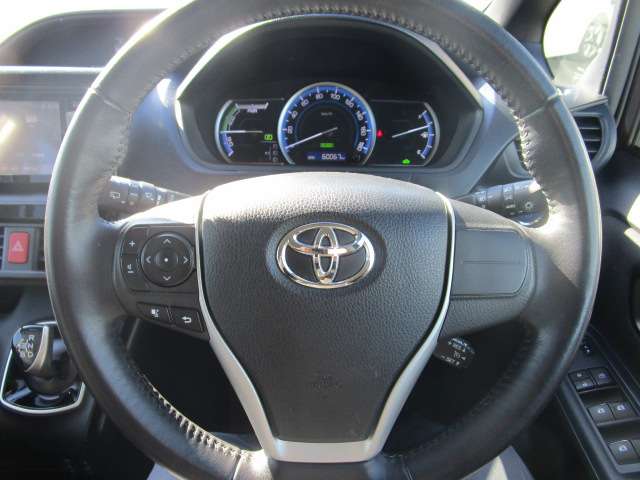 トヨタ ノア １．８ ハイブリッド Ｇ H26年 (関東) 99