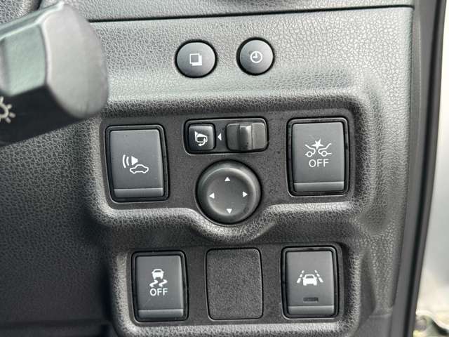 日産 ノート １．２ Ｅ－ＰＯＷＥＲ ＮＩＳＭＯ H29年 (九州・沖縄) 99