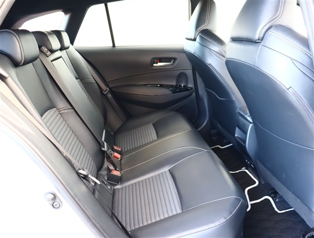 トヨタ カローラ　ツーリング　ハイブリッド １．８ ハイブリッド ＷＸＢ R2年 () 99