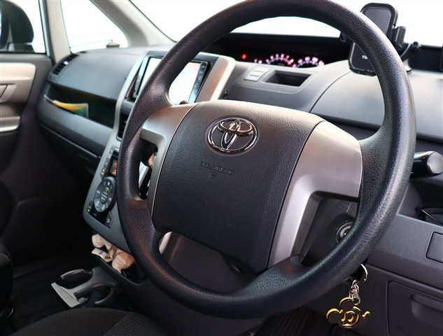 トヨタ ヴォクシー ２．０ Ｚ ４ＷＤ H20年 () 99