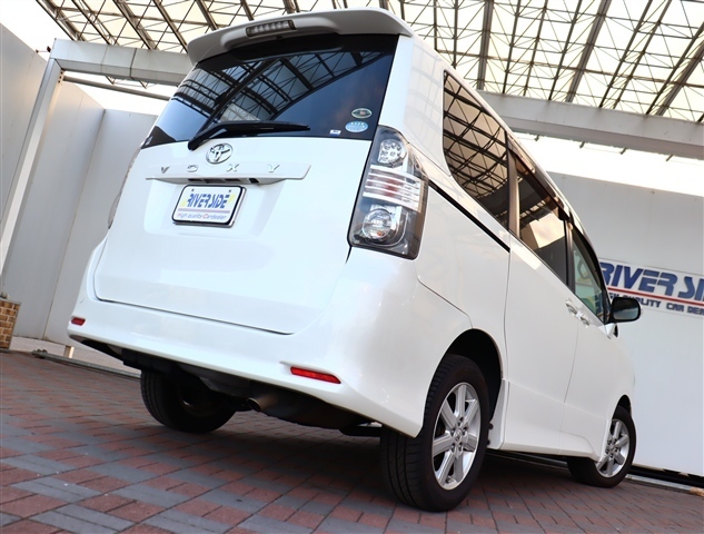 トヨタ ヴォクシー ２．０ Ｚ ４ＷＤ H20年 () 99