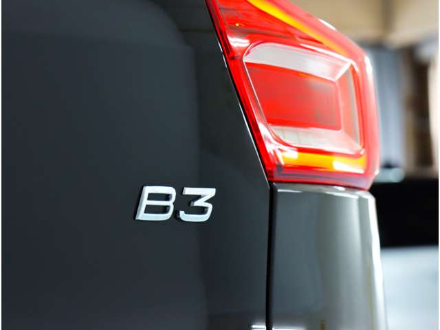 ボルボ ＸＣ４０ プラス　プロ　Ｂ３ R4年 (近畿) 99