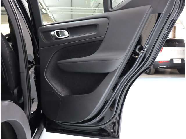 ボルボ ＸＣ４０ プラス　プロ　Ｂ３ R4年 (近畿) 99