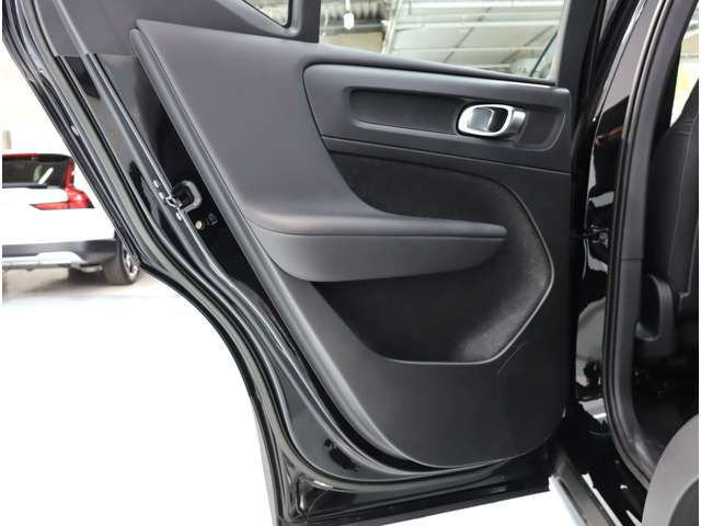 ボルボ ＸＣ４０ プラス　プロ　Ｂ３ R4年 (近畿) 99