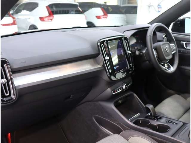 ボルボ ＸＣ４０ プラス　プロ　Ｂ３ R4年 (近畿) 99