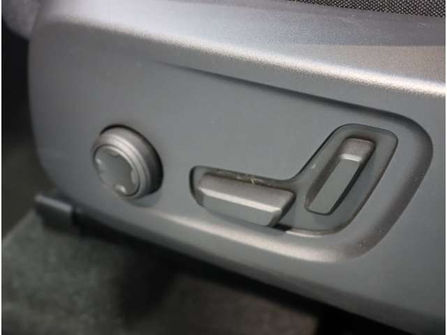 ボルボ ＸＣ４０ プラス　プロ　Ｂ３ R4年 (近畿) 99