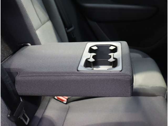 ボルボ ＸＣ４０ プラス　プロ　Ｂ３ R4年 (近畿) 99