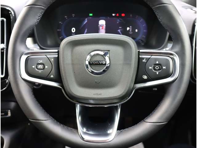 ボルボ ＸＣ４０ プラス　プロ　Ｂ３ R4年 (近畿) 99