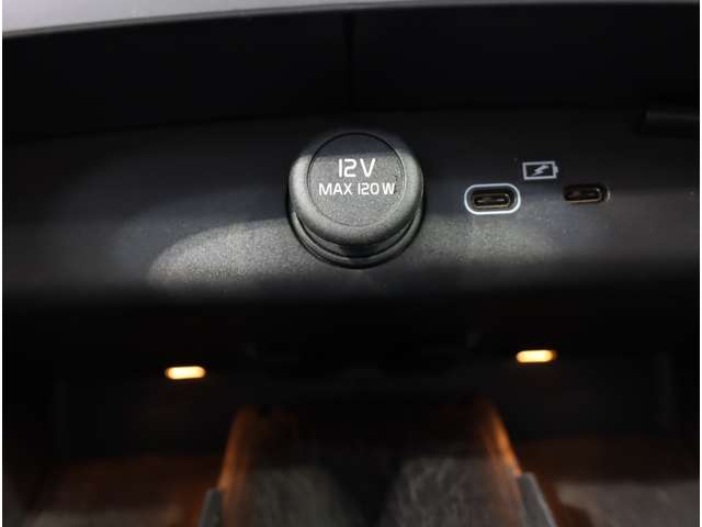 ボルボ ＸＣ４０ プラス　プロ　Ｂ３ R4年 (近畿) 99