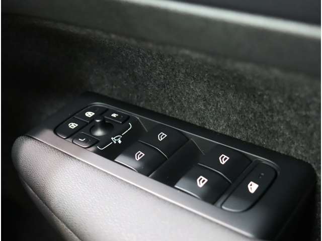 ボルボ ＸＣ４０ プラス　プロ　Ｂ３ R4年 (近畿) 99