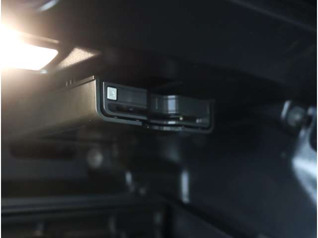 ボルボ ＸＣ４０ プラス　プロ　Ｂ３ R4年 (近畿) 99