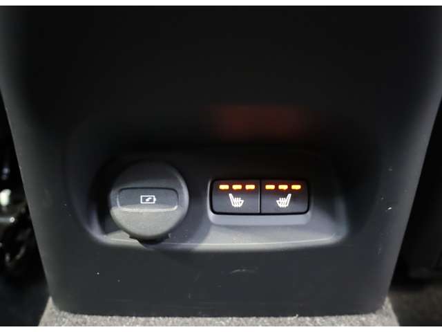 ボルボ ＸＣ４０ プラス　プロ　Ｂ３ R4年 (近畿) 99