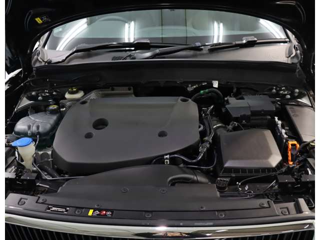 ボルボ ＸＣ４０ プラス　プロ　Ｂ３ R4年 (近畿) 99