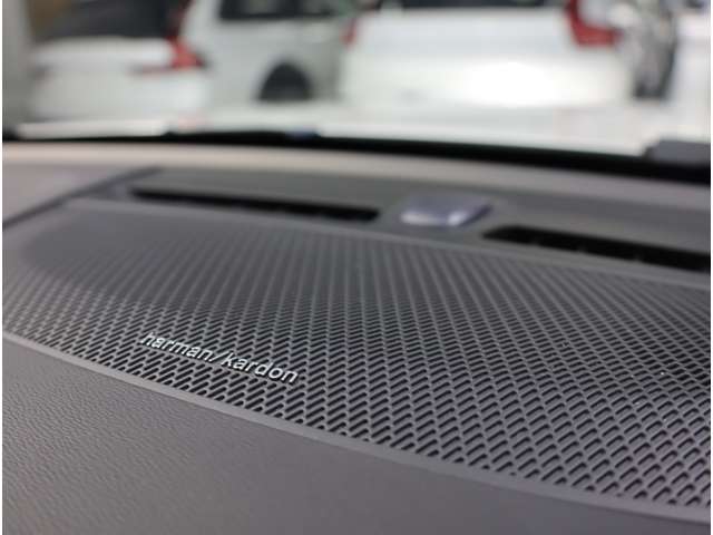 ボルボ ＸＣ４０ アルティメット Ｂ４ ＡＷＤ ４ＷＤ R4年 (近畿) 99