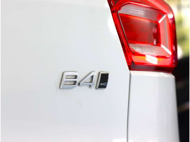 ボルボ ＸＣ４０ アルティメット Ｂ４ ＡＷＤ ４ＷＤ R4年 (近畿) 99