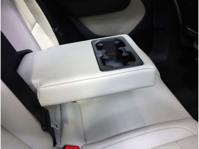 ボルボ ＸＣ４０ アルティメット Ｂ４ ＡＷＤ ４ＷＤ R4年 (近畿) 99